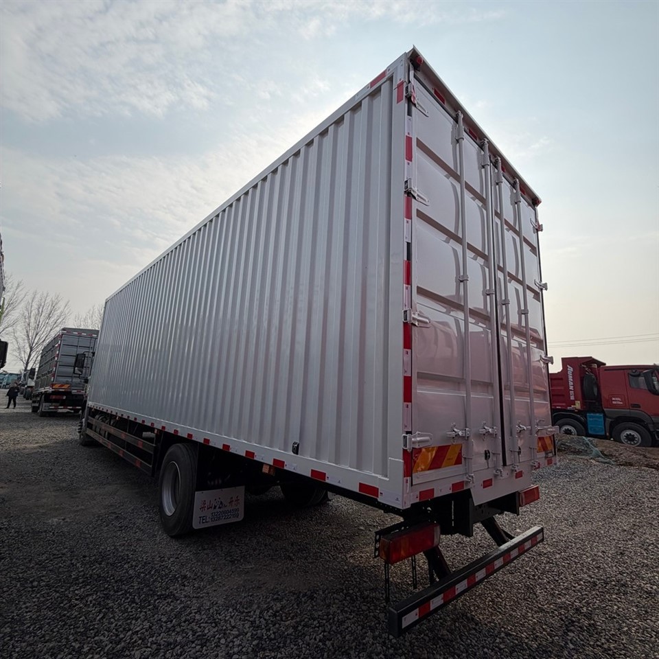 Used 9.6m Truck high quality